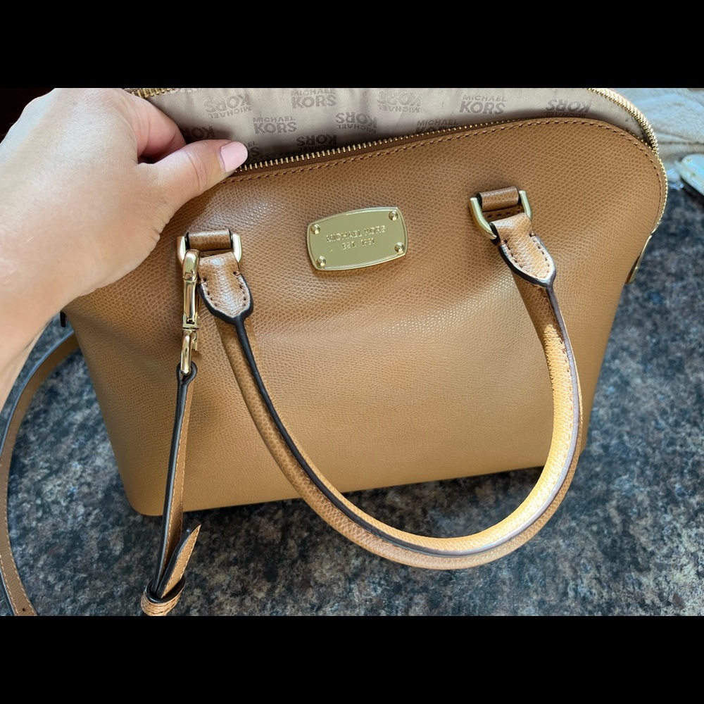 Brand new never carried Michael Kors - Picture 2 of 9